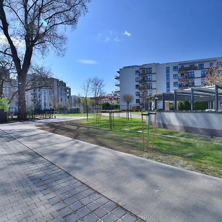 Jacuzzi Apartment Red Cracovia Esterno foto