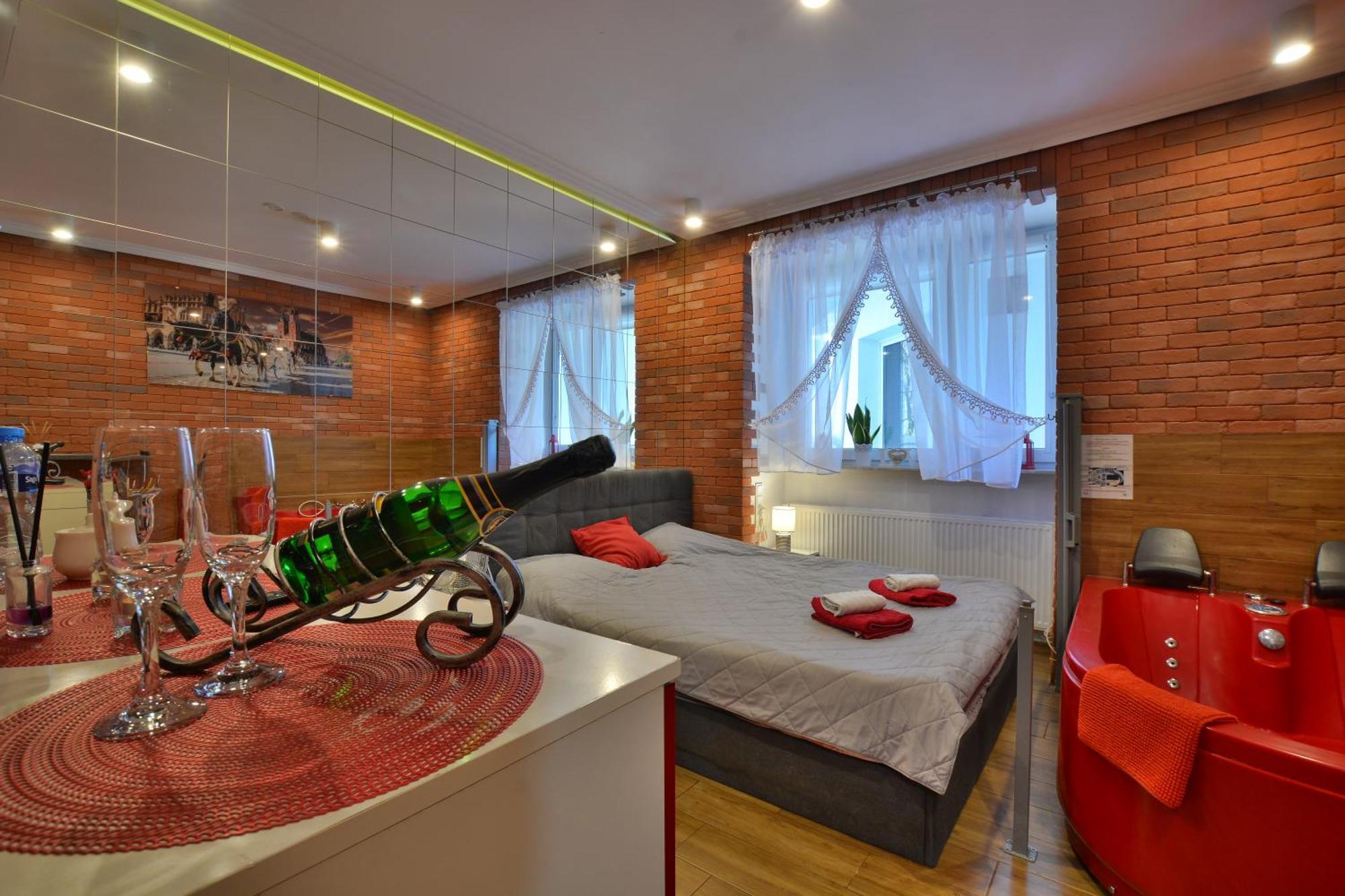 Jacuzzi Apartment Red Cracovia Esterno foto
