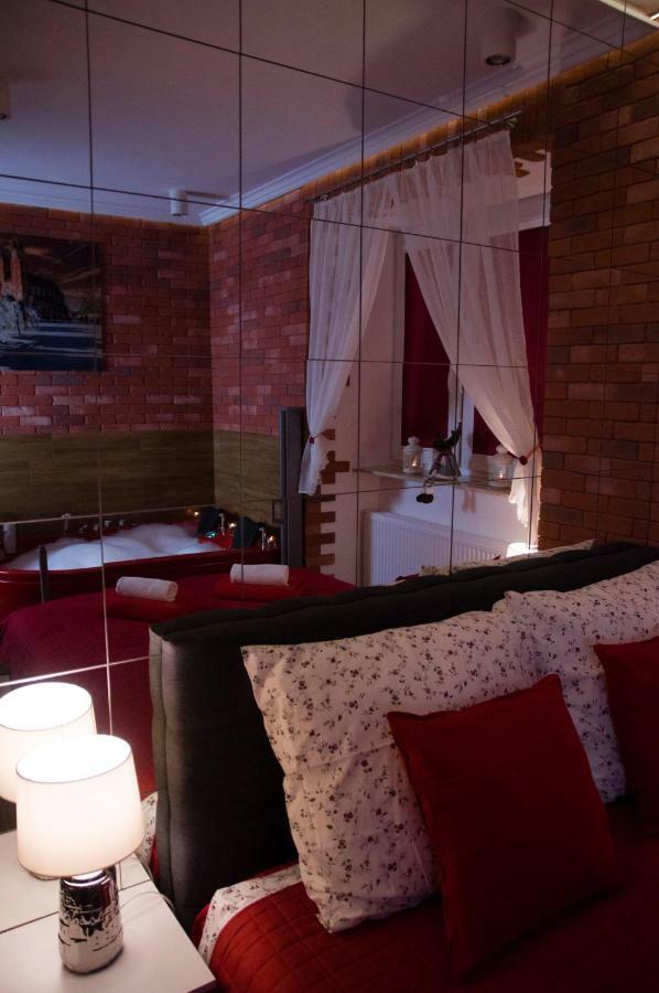 Jacuzzi Apartment Red Cracovia Esterno foto